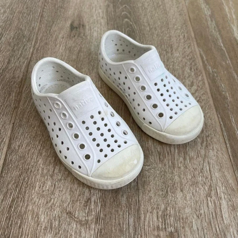 Native Jefferson White Toddler Slip-On Shoes Size 6